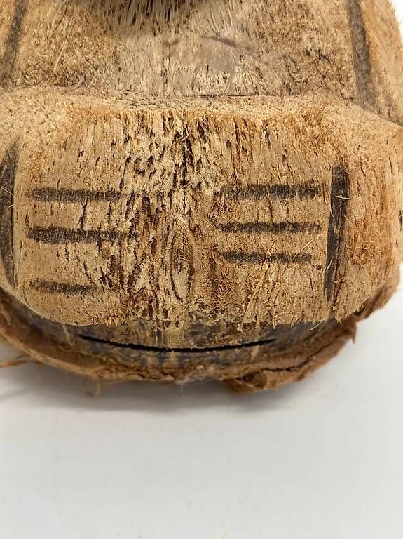 Tutte le decorazioni: Handgeschnitzte Kokosnuss Hasenfiguren aus Holz – Usato da Obernau venduto da Arche_Noah_Brocki 5