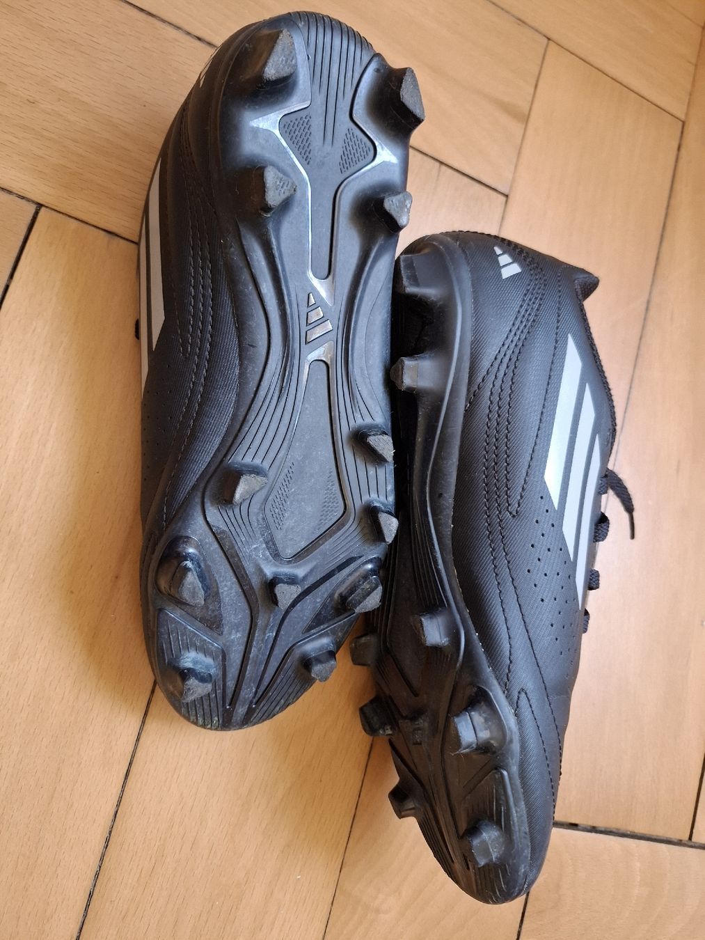 Herrenschuhe: chaussures foot crampons 36 – Gebraucht aus Courrendlin von tititchoun 2