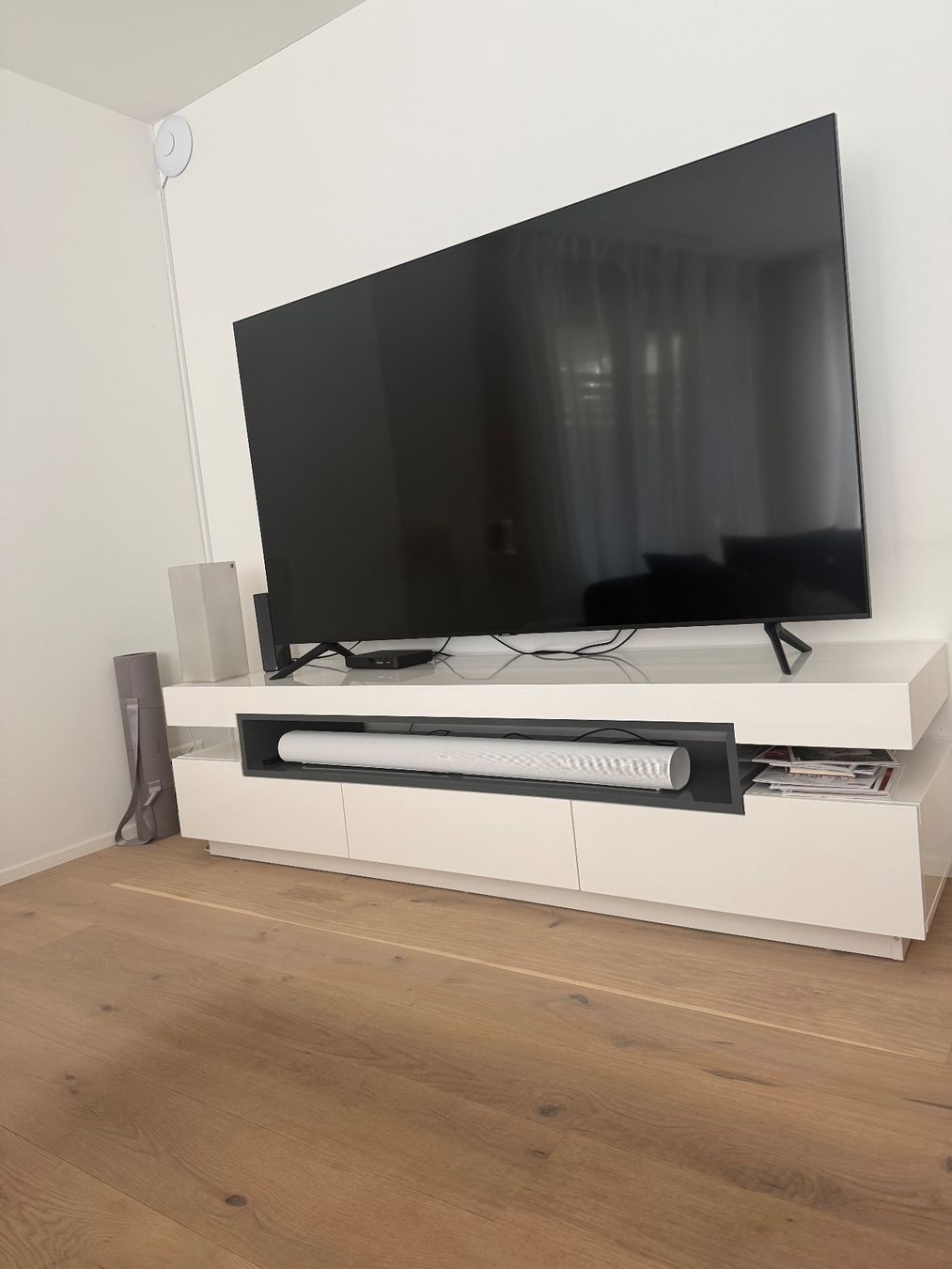 Mobili TV: Wunderschönes Lowboard Westwing – Usato da Zürich venduto da newyork2013 1