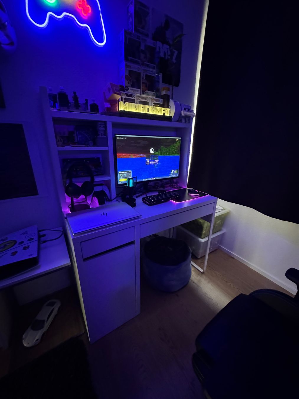 Schreibtische: MICKE Schreibtisch IKEA – Gebraucht aus Ostermundigen von Explorer5 1