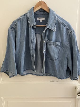 Kurzes Jeanshemd COS 36