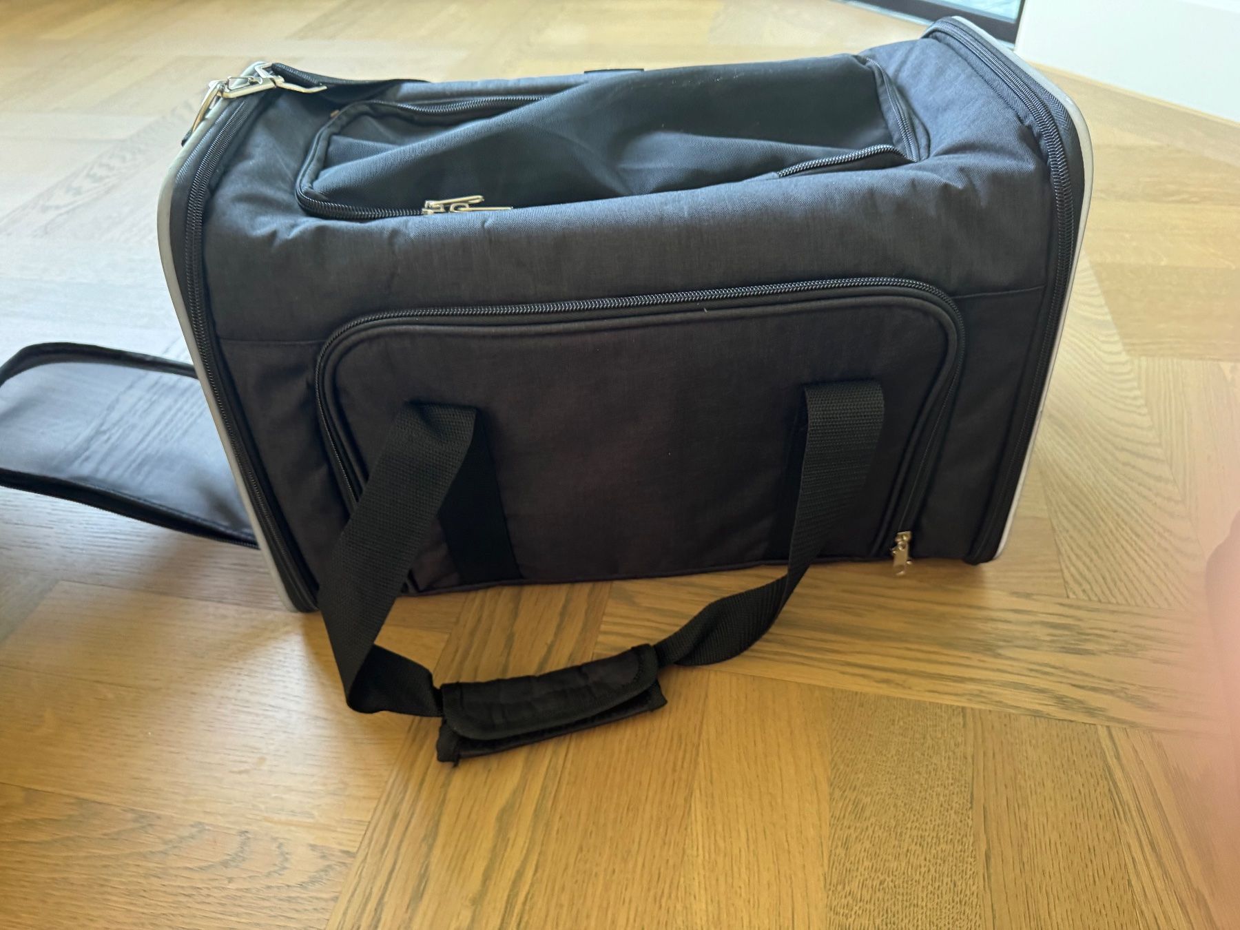 Käfige, Transport & Sicherheit: Tier Transportbox (Flugzeugtauglich) – Neu (gemäss Beschreibung) aus zürich von sonicmoons