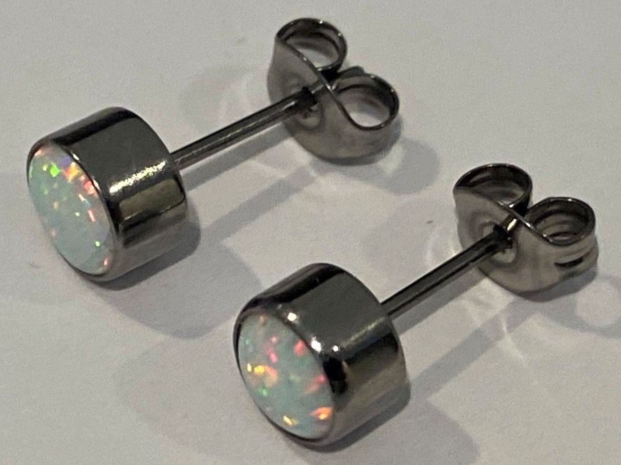 Orecchini pendenti & Orecchini a lobo: Ohrsteker aus Titanium mit Opalen – Nuovo e nell'imballaggio originale da Matten b. Interlaken venduto da kero71 6