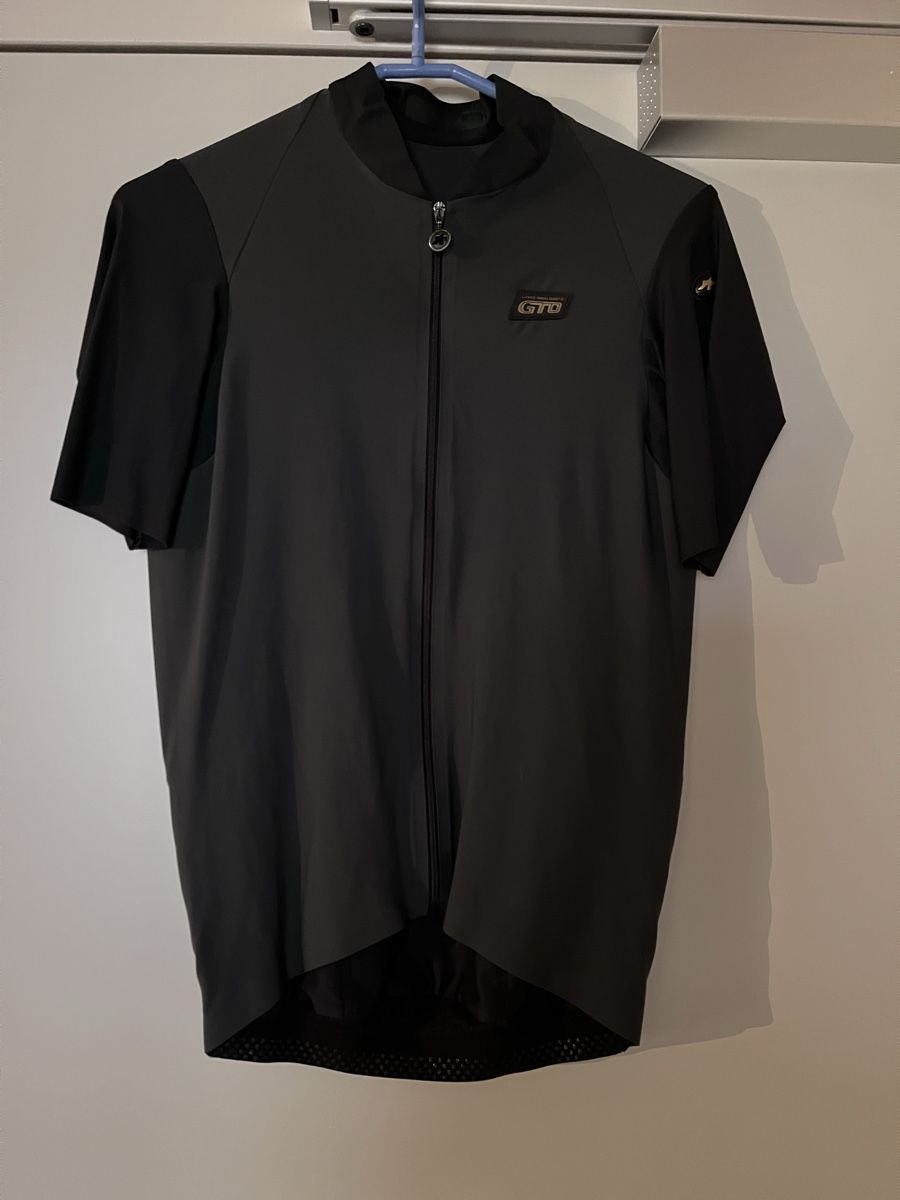 Assos Leibchen & Hosen: Assos GTO Trikot grau Grösse M – Gebraucht aus Rain von swmxman 1