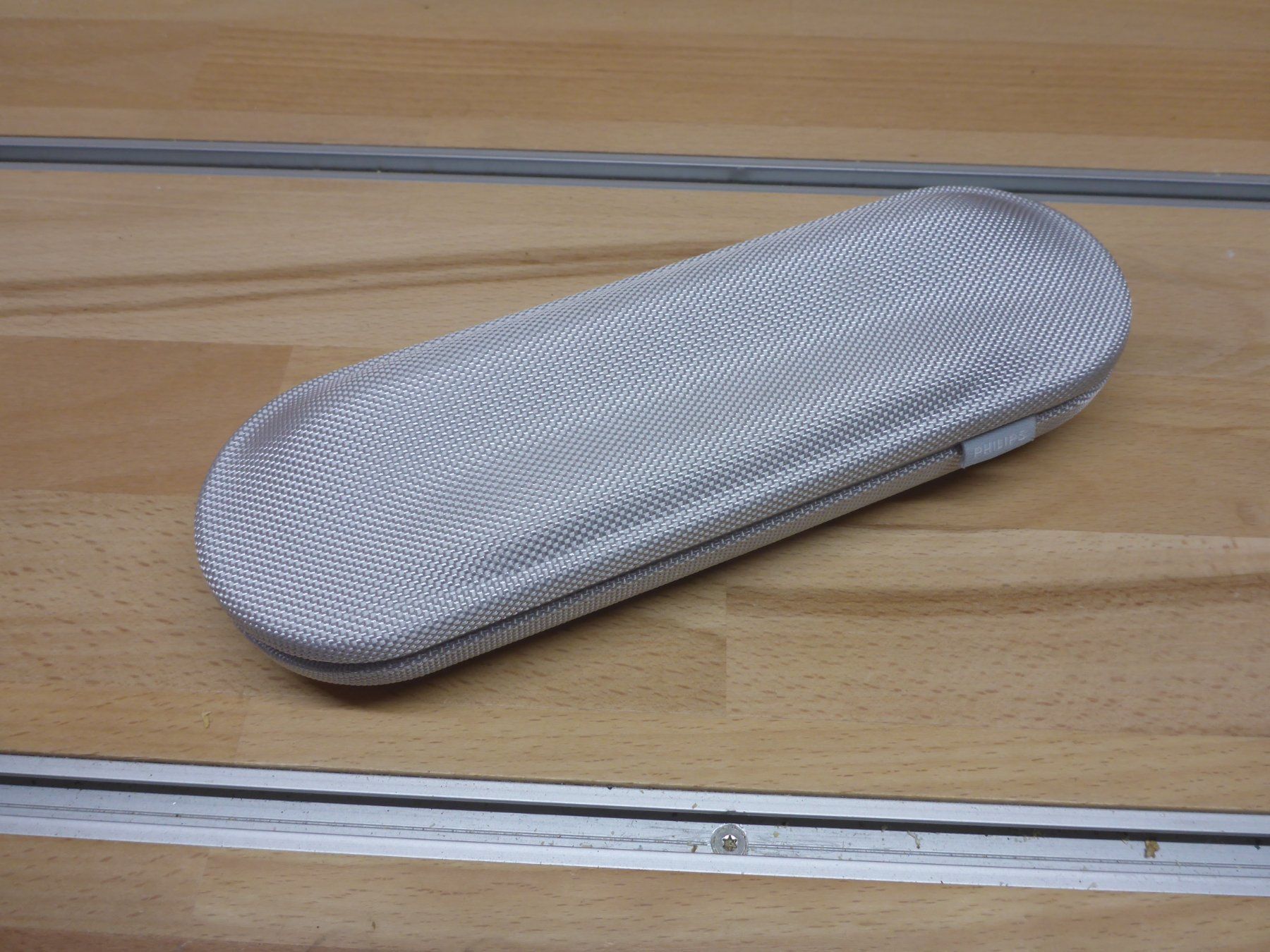 Caricabatterie: Philips SonicCare Reiseetui mit Ladefunktion – Usato da Toffen venduto da Biff2 1