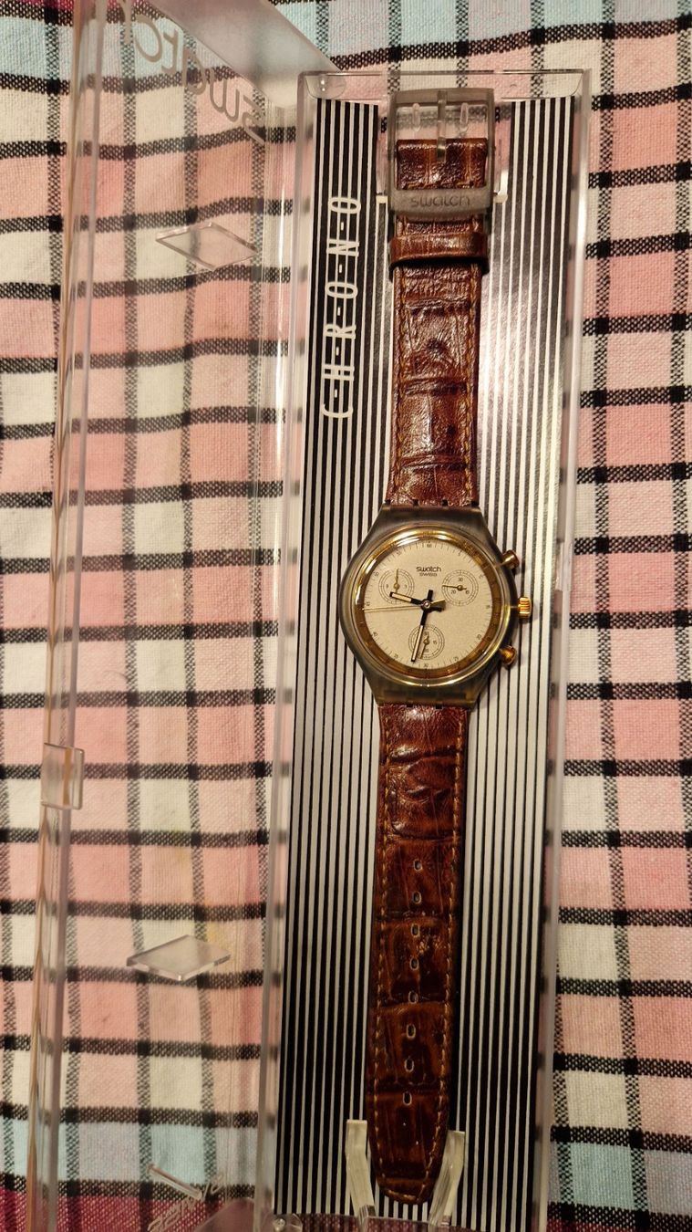 Swatch Orologi: Swatch Goldfinger – Nuovo e nell'imballaggio originale da Alosen venduto da mangan 1