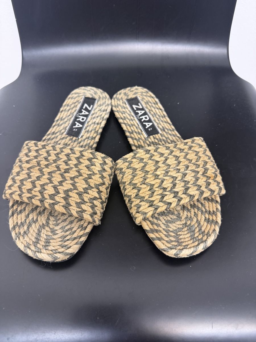 Zara Chaussures femmes: Sommersandalen Zara  – D'occasion à Neerach par the_modern_mini