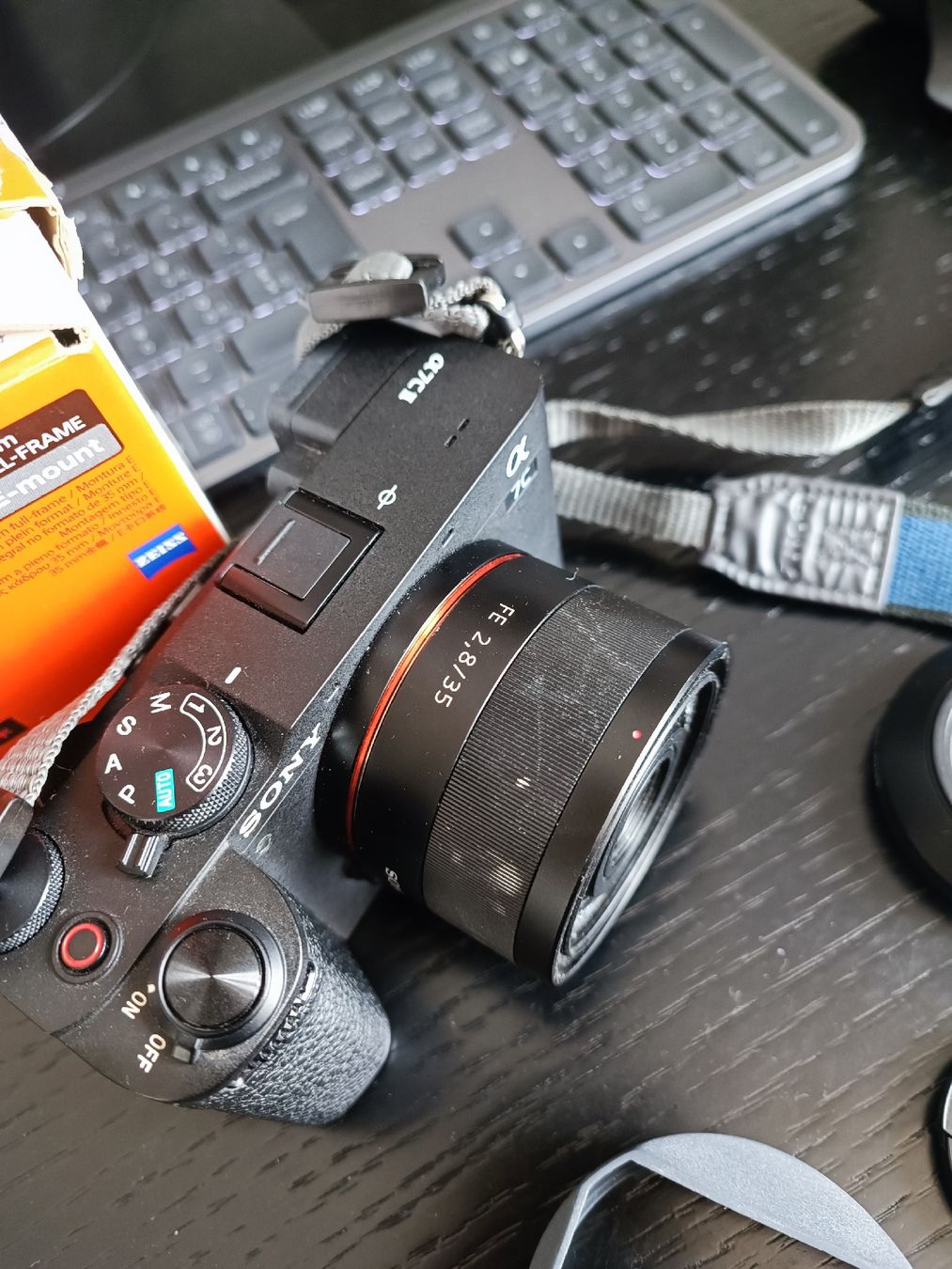 Zeiss Objektive: Sony Zeiss FE 35mm F2.8 – Gebraucht aus Oeschgen von timeout_helvetia 1