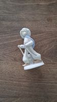 magifique figurine en porcelaine promeneur avec chat