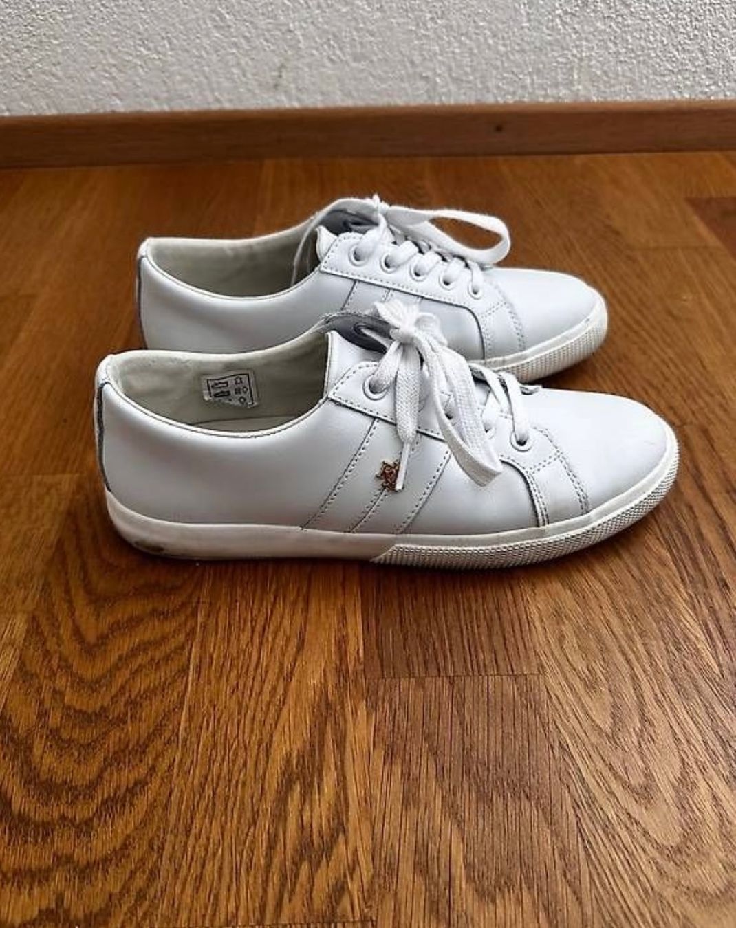 Ralph Lauren Damenschuhe: Sneaker weiss Ralph Lauren, Grösse 39 – Gebraucht aus Niederglatt ZH von AnFleischmann 1
