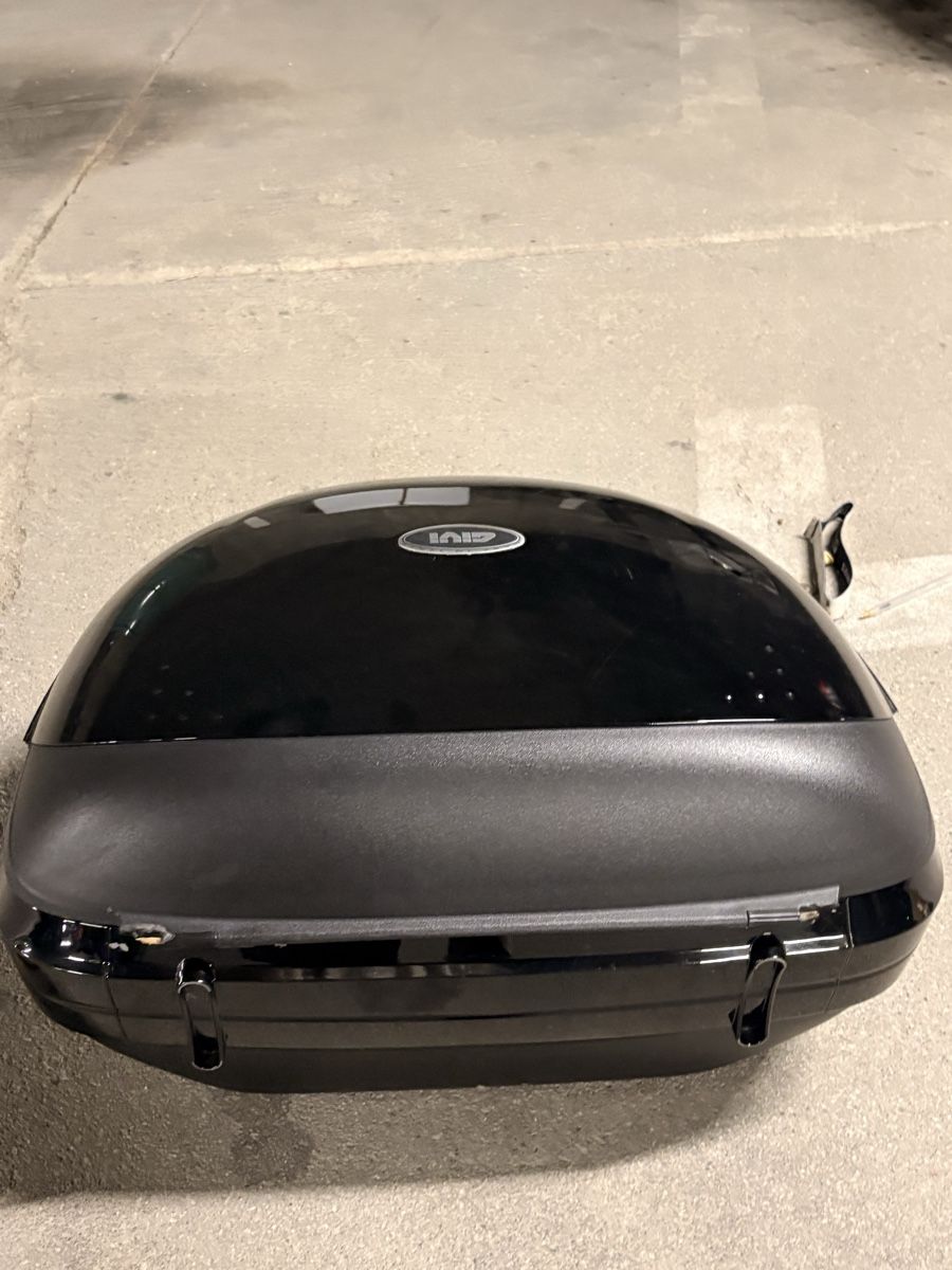 Givi Topcase: GIVI Maxia TopCase – Gebraucht aus Zermatt von cch_hcp5 3