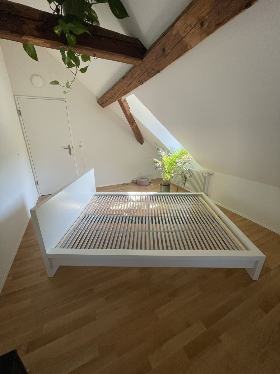 Lits: IKEA Bett 140x200 – D'occasion à Niederdorf par leirbag