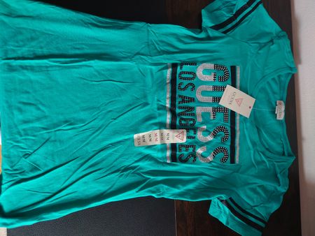 Guess T-shirt Size M nuova con tag