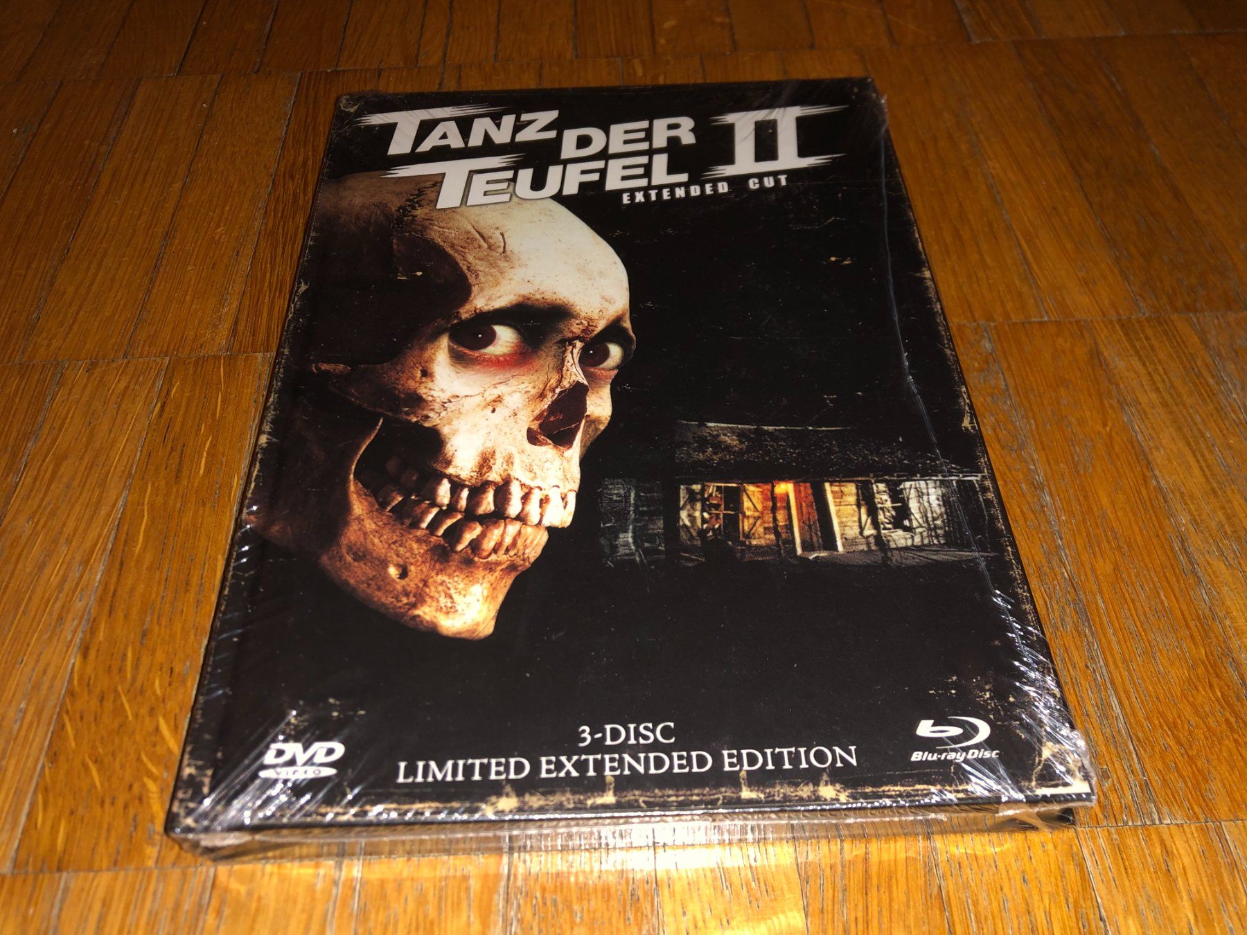 Tutti i DVDs: Tanz der Teufel 2 - MEDIABOOK - B – Nuovo e nell'imballaggio originale da Basel venduto da havsok
