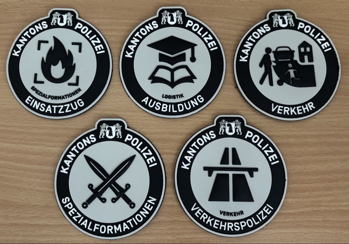 Plaketten & Abzeichen: KEINE Temu Fälschungen: 5 Original Rubber KAPO BS – Neu (gemäss Beschreibung) aus Winznau von spajm