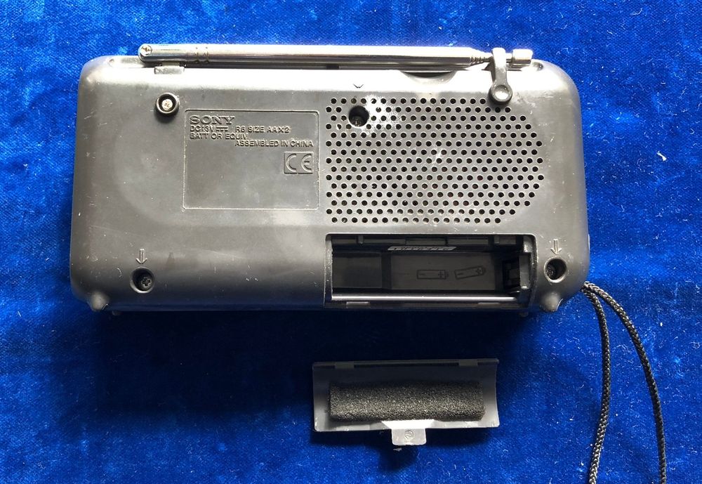 Sony AM/FM Radio ICF-390 - funktioniert (Defekt) in orselina für CHF 2 ...