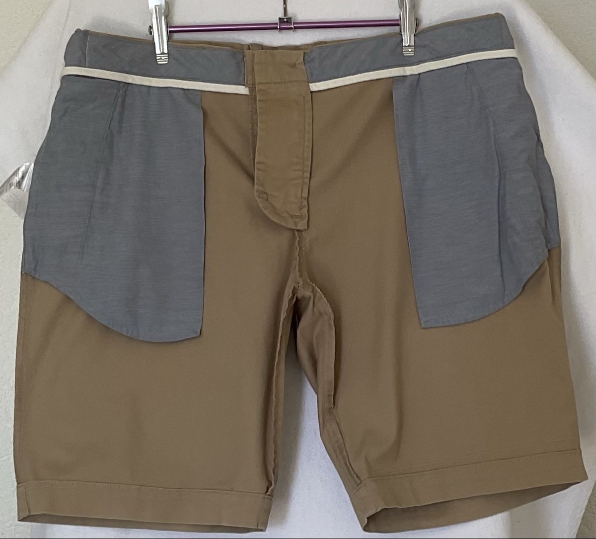 Lacoste Pantaloni: Lacoste short slim fit  beige - FR 46 – Usato da Corseaux venduto da Mililaforet75 2
