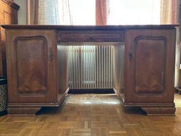 Antiker Massivholz-Schreibtisch