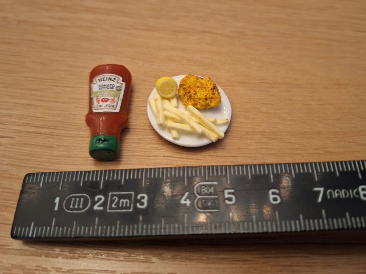 Case e mobili per bambole: Handmade Schnitzel Pommes Teller – Nuovo (secondo la descrizione) da Zürich venduto da HandmadeTinyFood 1