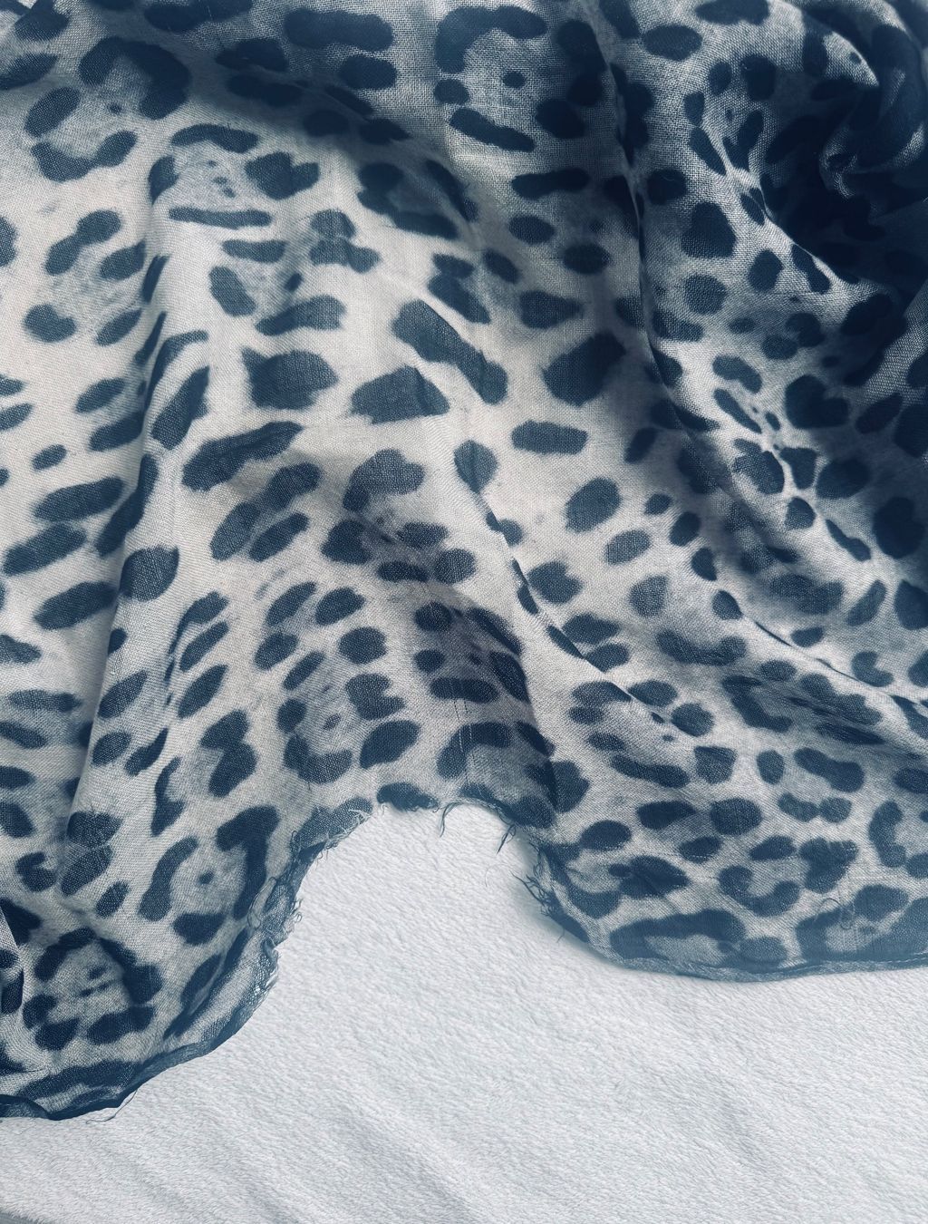 Dolce & Gabbana Foulard & Sciarpe: Dolce Gabbana Schal – Usato da Herrliberg venduto da tylerdurden 3