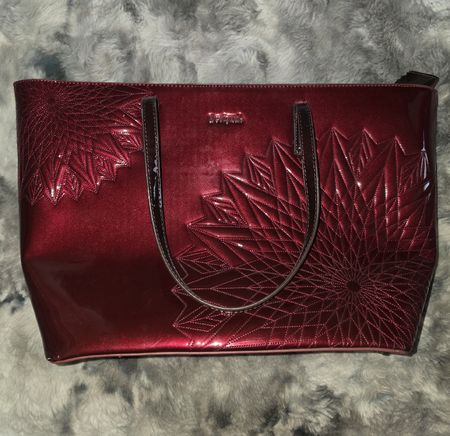 Handtasche Desigual!  rot Lack ! guter Zustand!