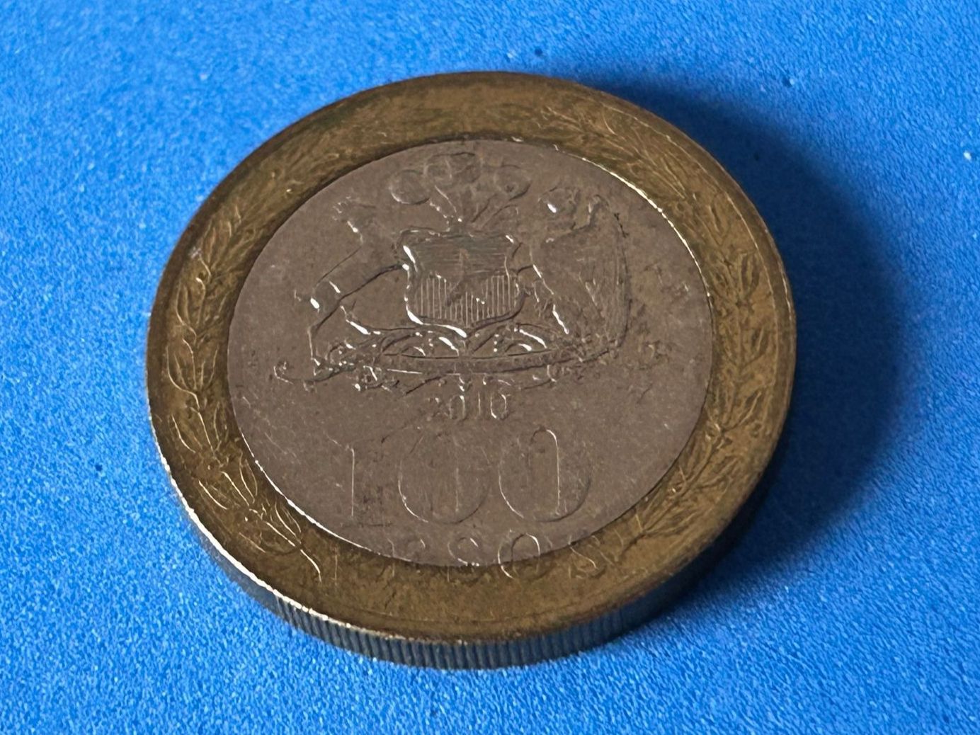 Tutti le monete: Chile - 100 Pesos 2010 – Usato da Corcelles NE venduto da AJKader