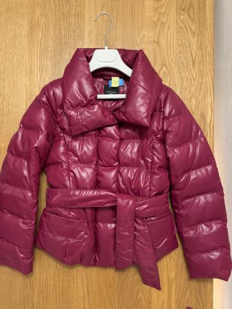 Max Mara weekend Daunenjacke Grösse XS- S Pantone Farbe 2023