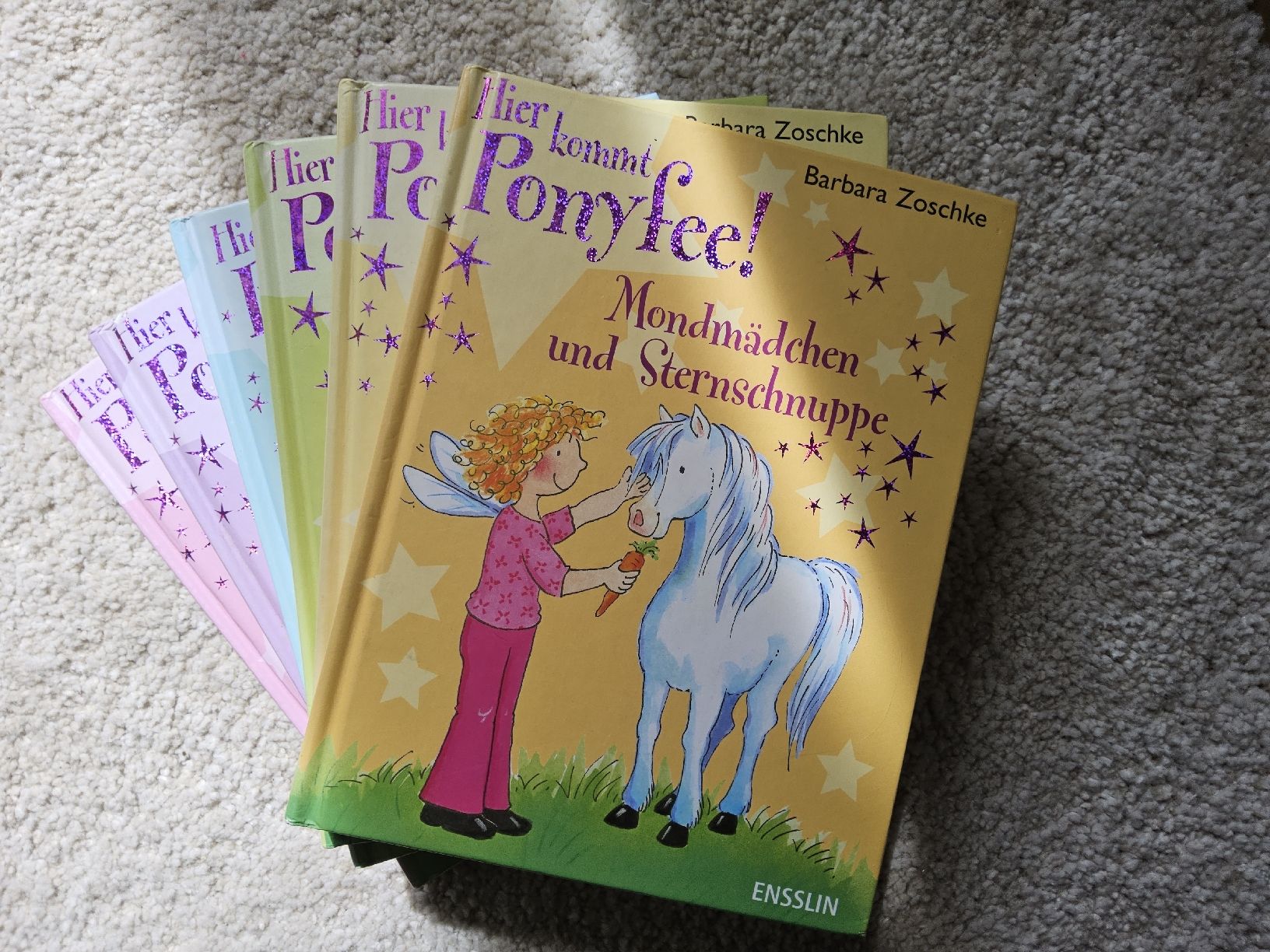 Bücher: Hier kommt Ponyfee! – Gebraucht aus Gossliwil von kap_nx7d