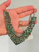 Collier fantaisie , pierres vertes , neuf
