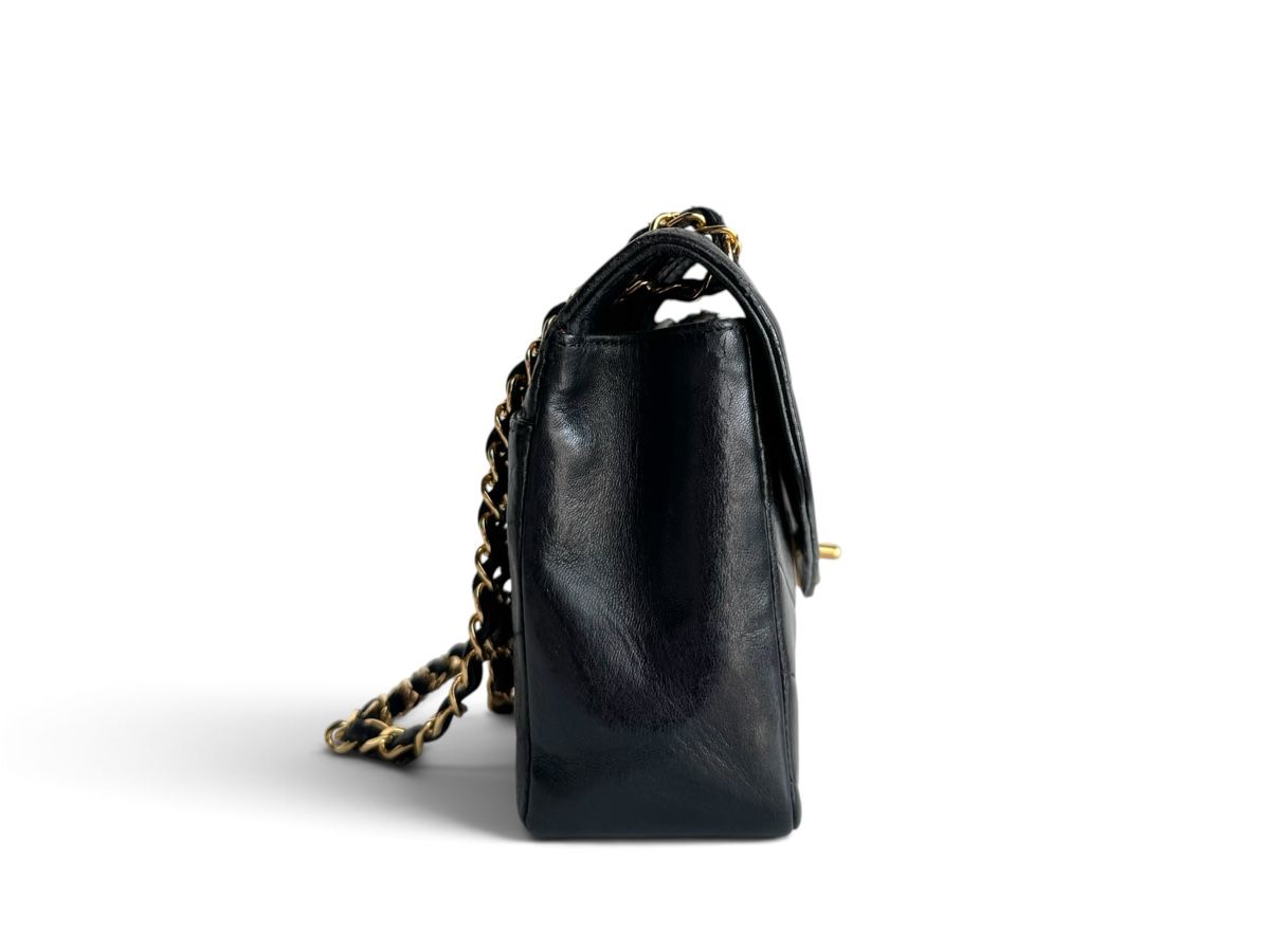 Chanel Taschen für Damen: Chanel Medium Chevron Flap Bag Tasche – Gebraucht aus Kriens von hannaandkiko 2