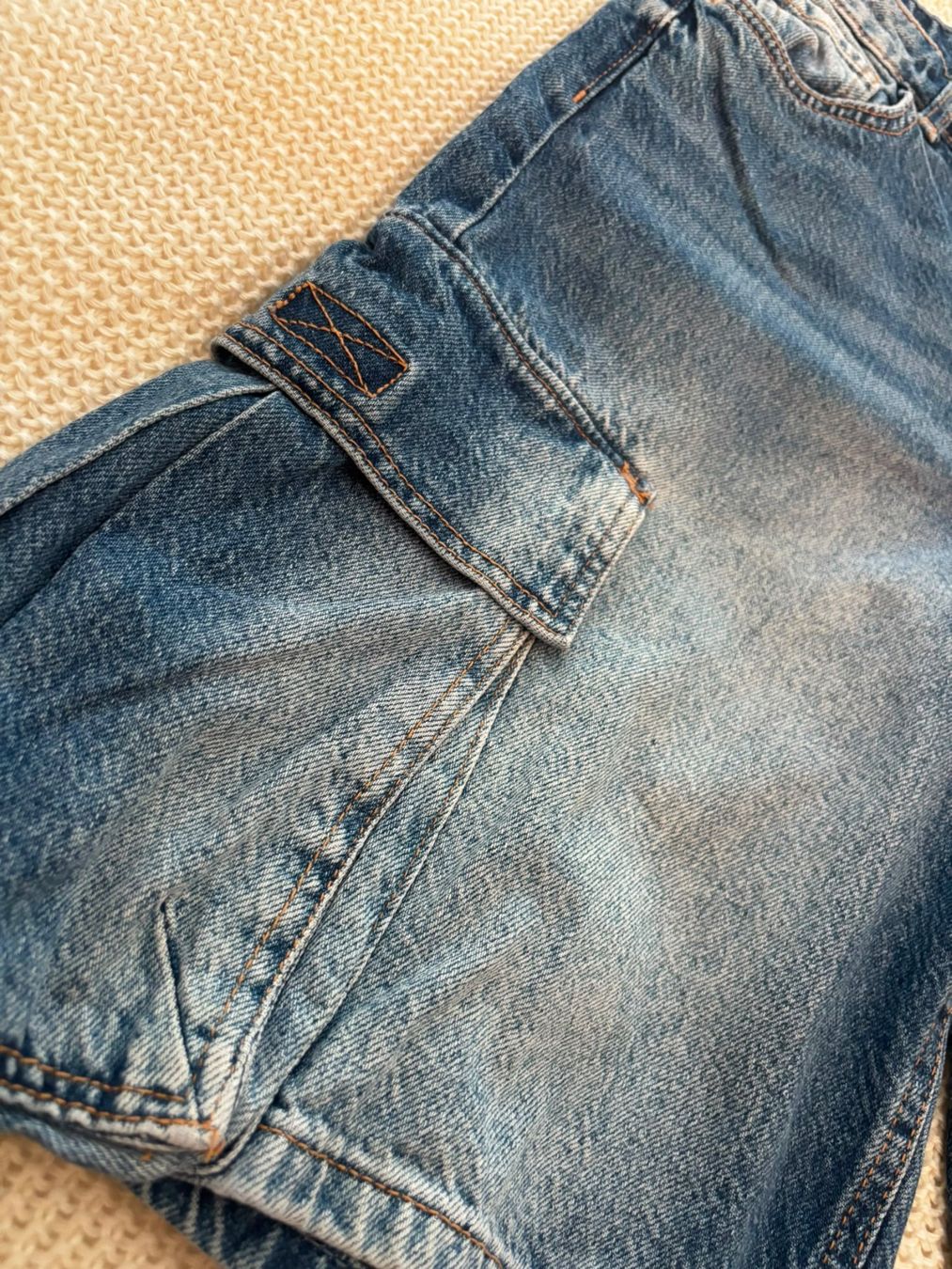 Bershka Jeans: Kurze Hose. Jeans. Woman – Usato da Eglisau venduto da Marc_J. 3