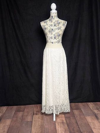 Bodenlanger Spitzenrock Off-White Gr. S/M