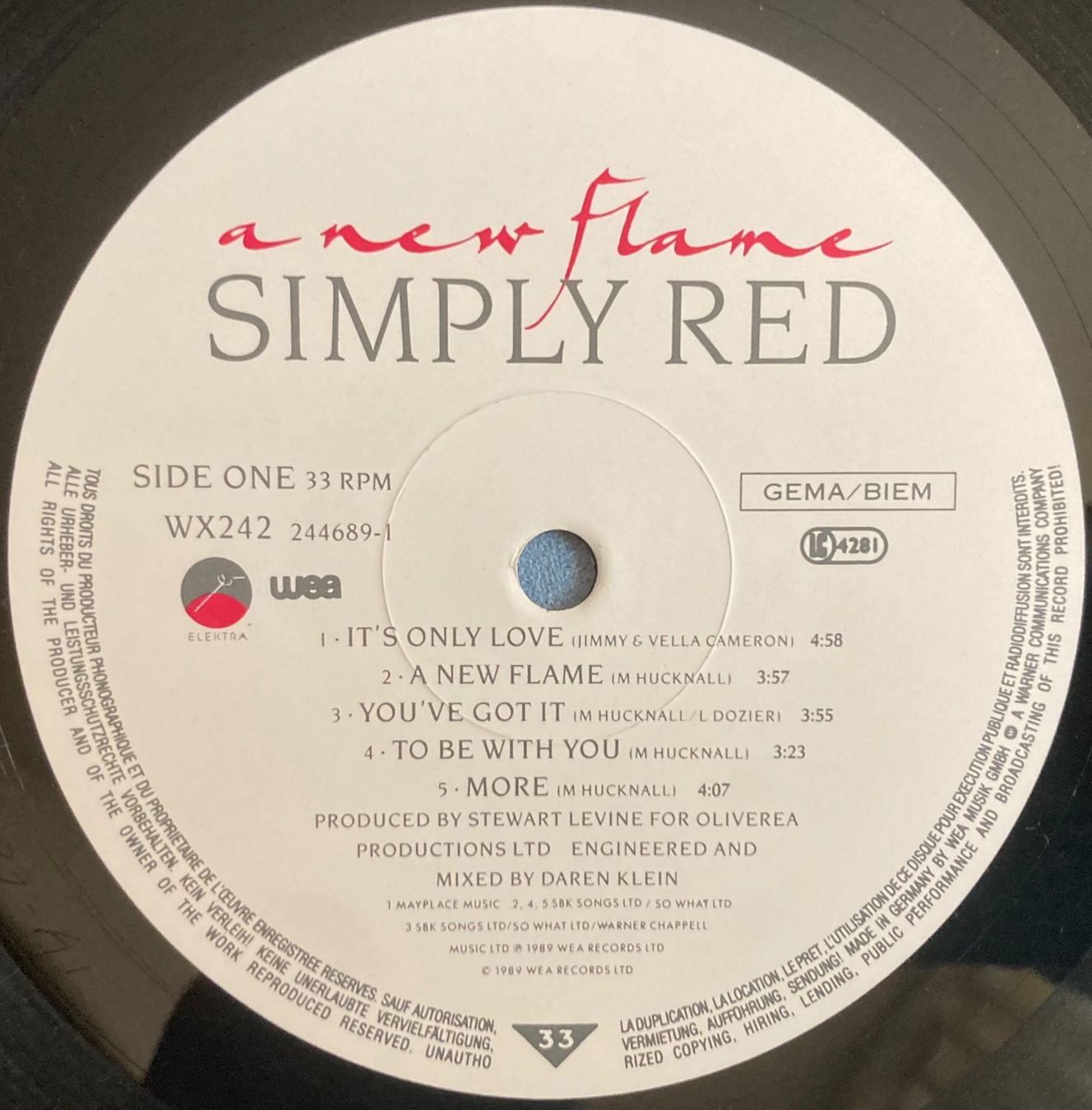 Vinyles: SIMPLY RED - A NEW FLAME – D'occasion à Poliez-Pittet par Newtown-Records 3