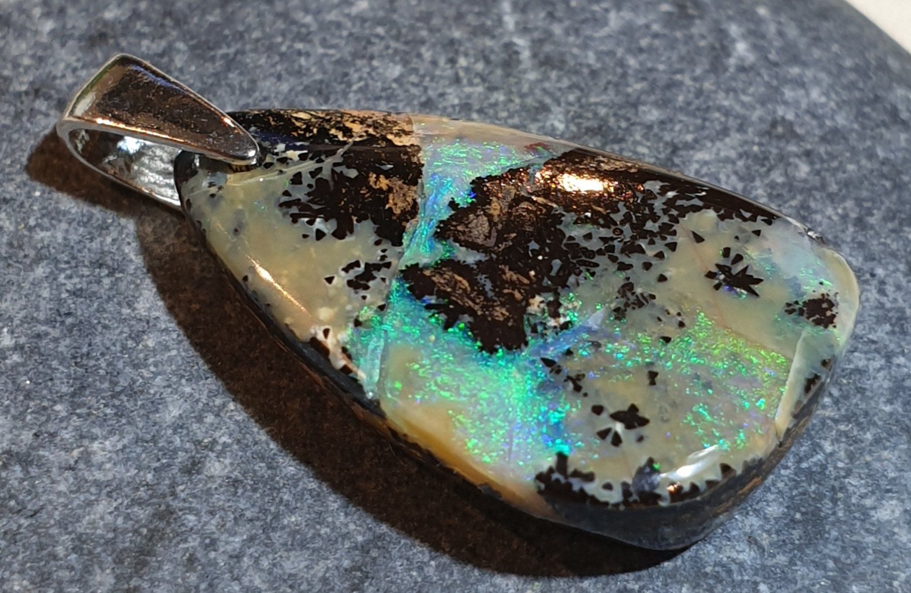 Ciondoli: Anhänger Boulder Opal. – Nuovo (secondo la descrizione) da Niederbüren venduto da Raphael014 1