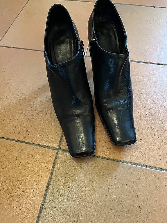 Scarpe da donna: Prada Schuhe Gr. 38 1/2 – Usato da Uttwil venduto da julesonne