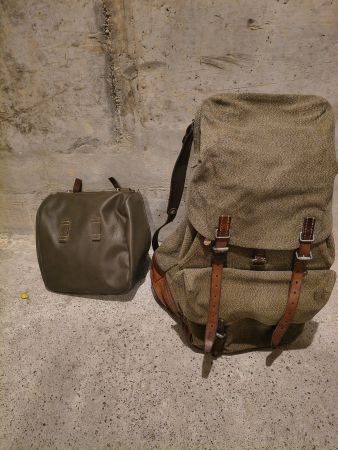 Sac à dos militaire suisse vintage avec sac à pain, occasion