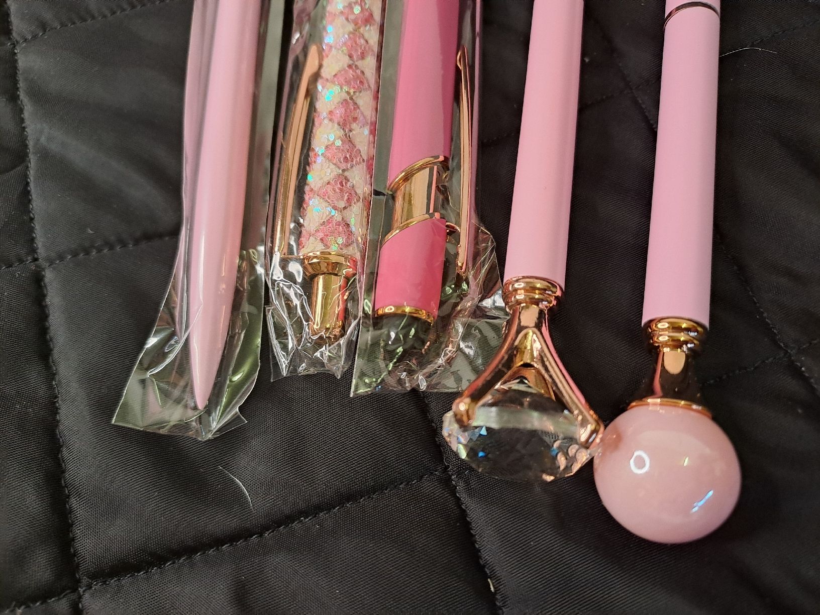 Stifte & Marker: Set mit 5 edlen Kugelschreiber rosa – Neu und originalverpackt aus Uznach von Walaylatiere 1
