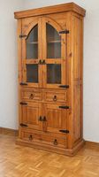 Rustikaler Vitrinenschrank aus Massivholz