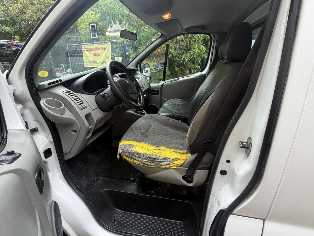Renault Véhicules utilitaires: 1800 – D'occasion à Veyrier par Chessmann_Douane1255 6