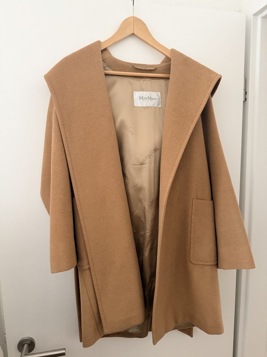 Max Mara Cappotti: Max Mara Camel robe coat  – Nuovo (secondo la descrizione) da Nyon venduto da dar_lck7 1