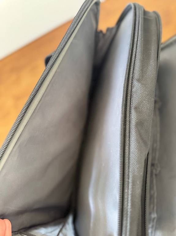 Sacs: Targus Laptoptasche mit Schultergurt  schwarz – D'occasion à Lachen SZ par viki_huber 3