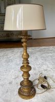 Antike Lampe mit Schirm