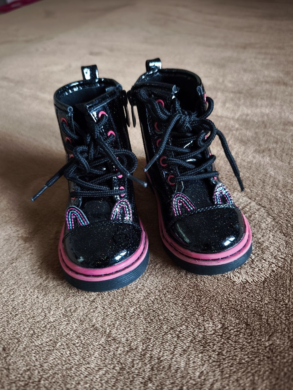 Scarpe per ragazze: Mädchen Winterstiefel 23 – Usato da Studen BE venduto da Dianatorres 1