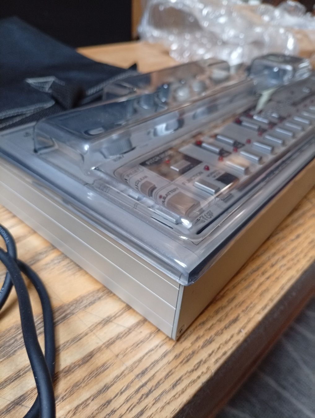 Musikinstrumente: vend RE 303 UNIQUE excellent état avec CPU QUICKSILVER 303 – Gebraucht aus Le Vaud von Forest77 2