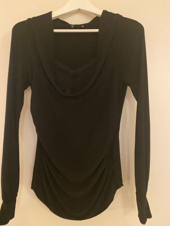Shirt mit Spitzen-Detail in Schwarz