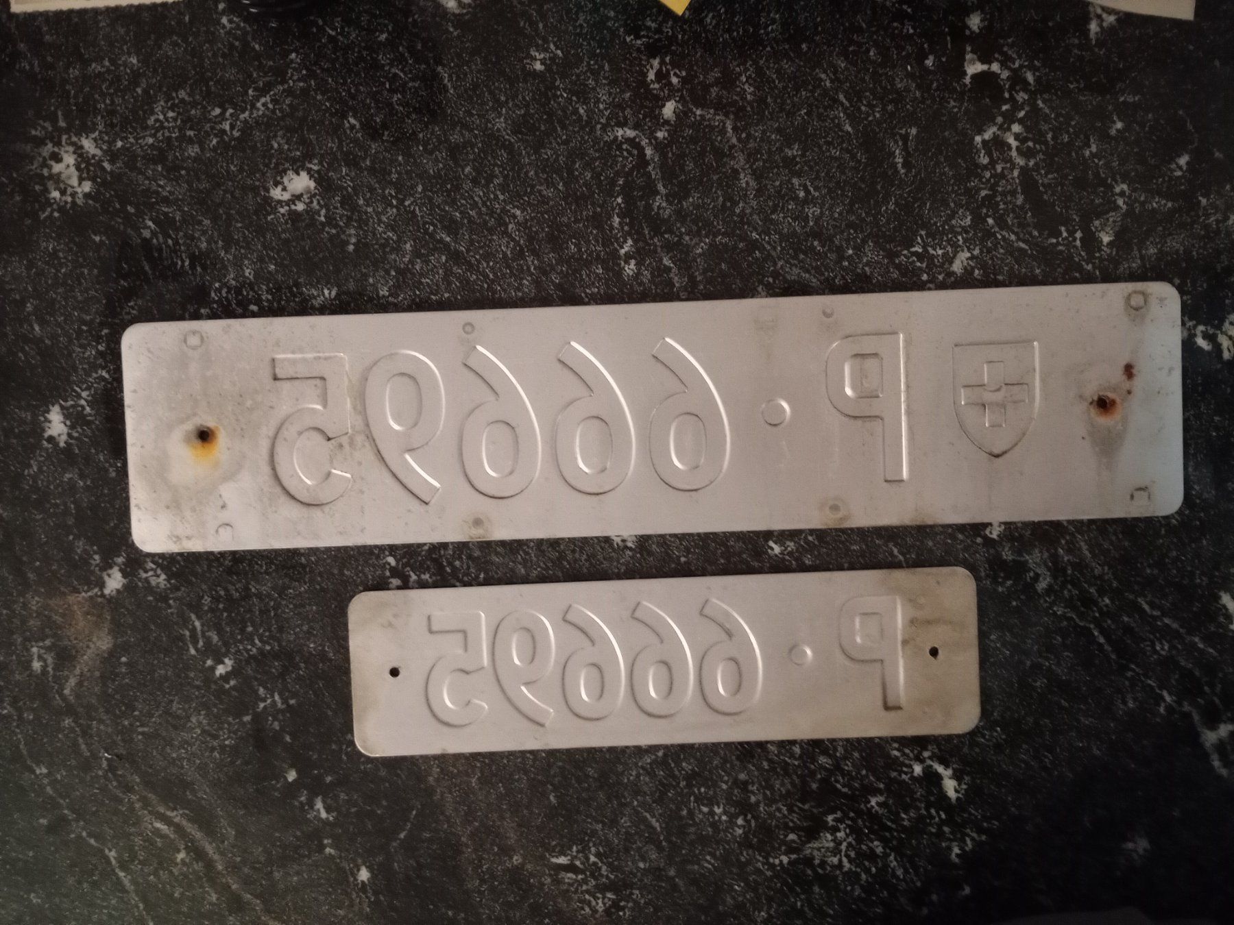 Ecriteaux: 2x Nummernschild PTT Post 66695 ausrangiert – D'occasion à Küttigen par Melisch1000 1