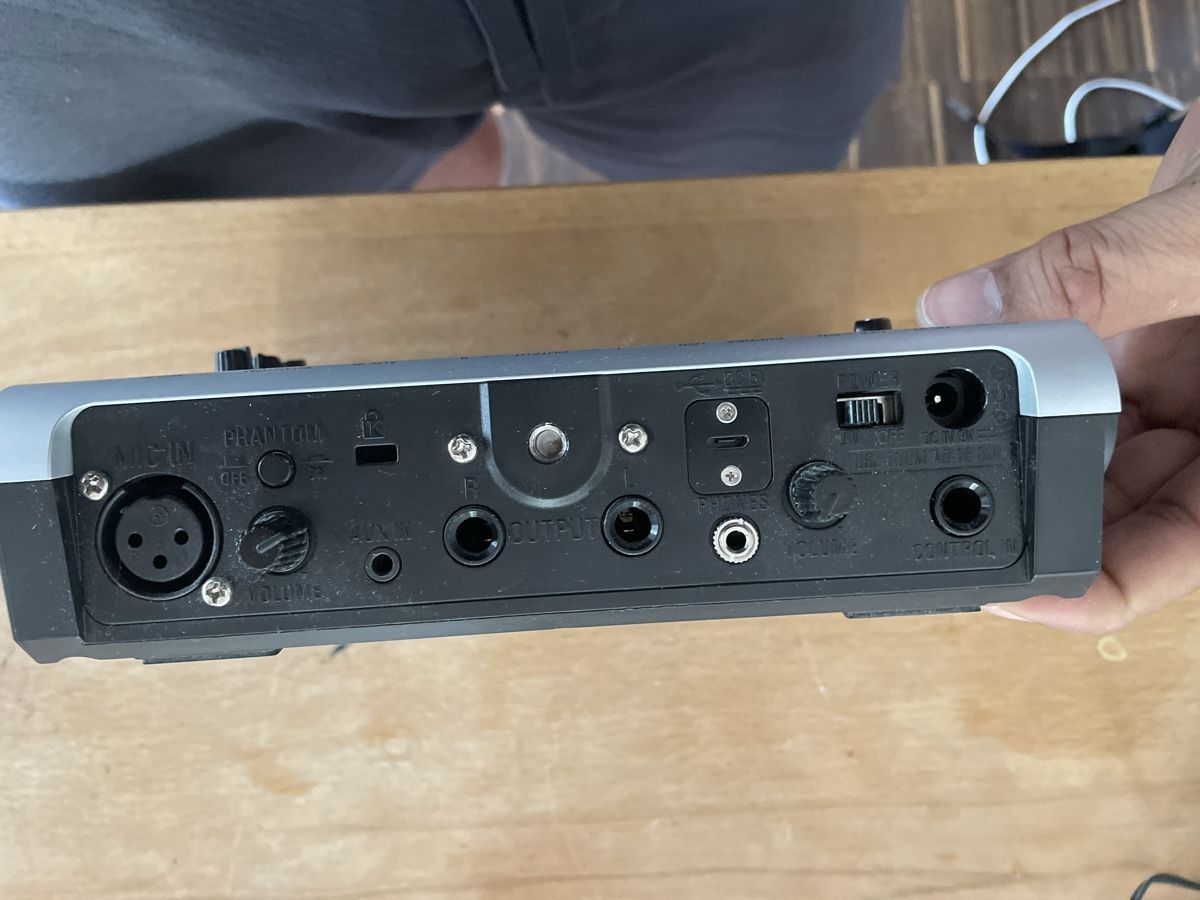 Zoom Musikinstrumente: ZOOM V3 Vocal Prozessor – Gebraucht aus Zürich von feuerstern 1