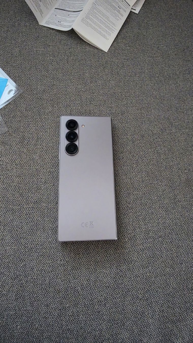 Samsung Telefoni cellulari / Smartphones: fold6 – Usato da Roggwil BE venduto da espinoza18 3
