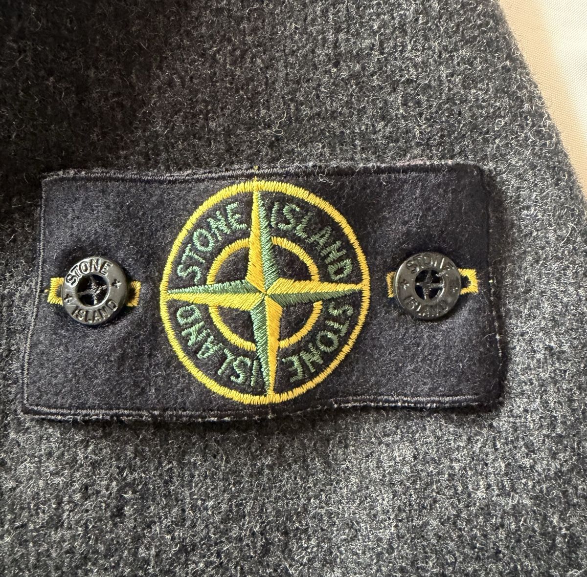 Mäntel: Stone Island Mantel  – Gebraucht aus Pfäffikon ZH von Nataliia. 1