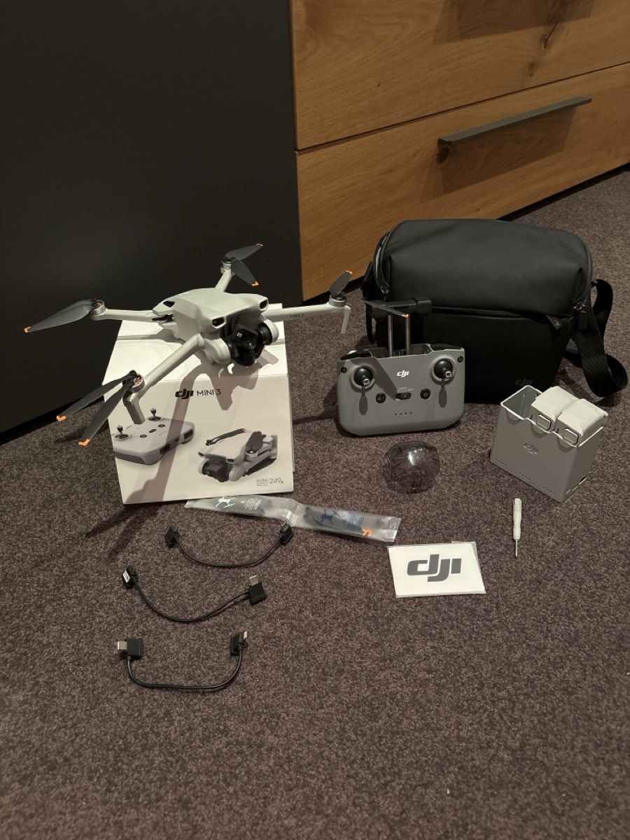 DJI Modellismo RC: DJI Mini 3 Drohne + Controller, Akku, Tasche, neuwertig – Nuovo (secondo la descrizione) da Bütschwil venduto da rog_m8hr